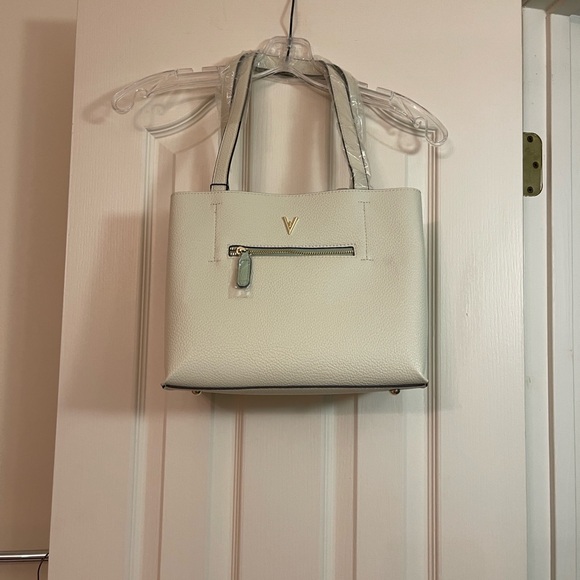 Elegant Cream Tote Bag - Picture 1 of 11